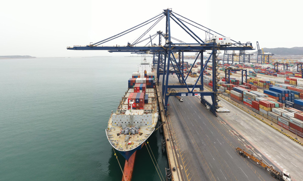 推进适合集装箱箱货物“散改集”运输，江苏内河最大集装箱船投运